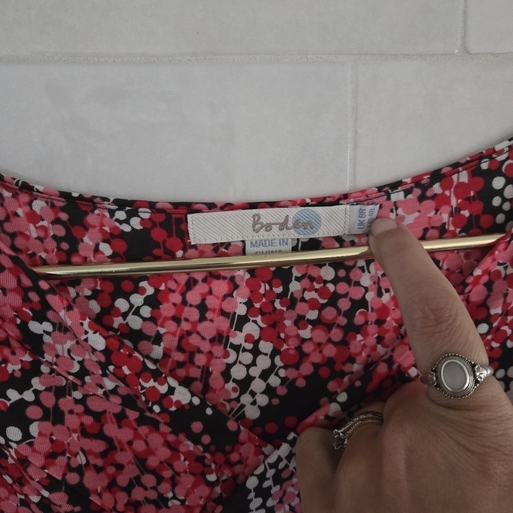 Boden Rita Ruched Wrap Jersey Dress Grey Pink White Size US 4 Knee-Length - Picture 4 of 10